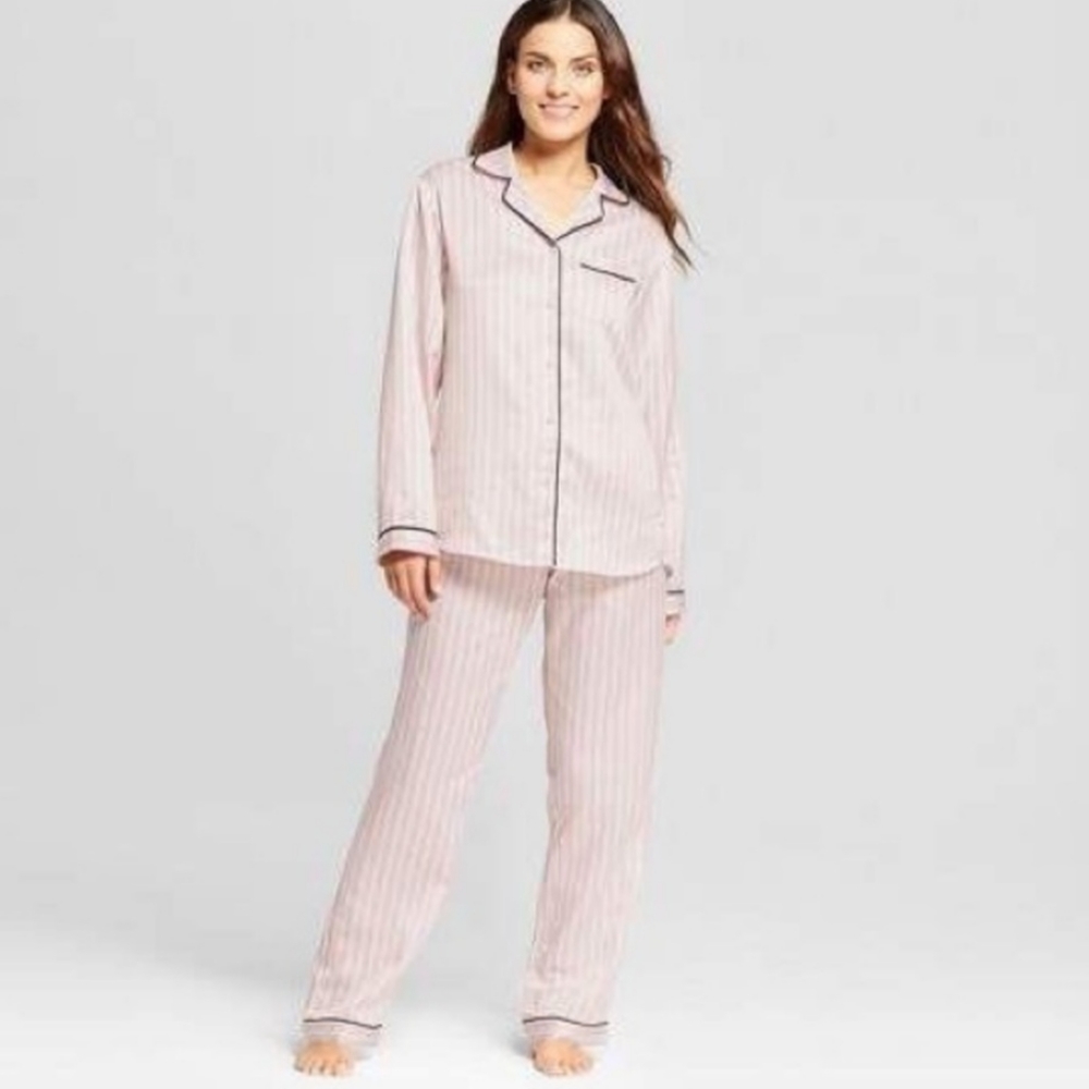 NOT FOR SALE: Gilligan and O'Malley xs pink striped silky pj set